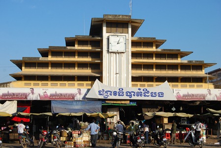 Shopping In Battambang market 1